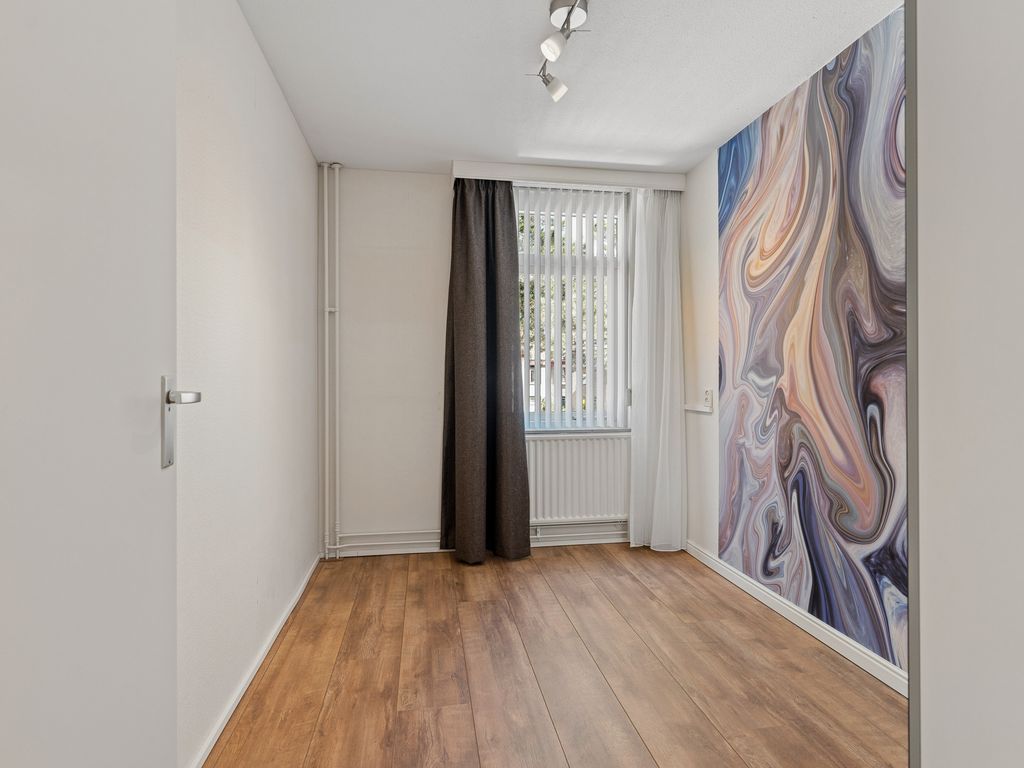 J.C. van der Lansstraat 33, 'S-GRAVENHAGE