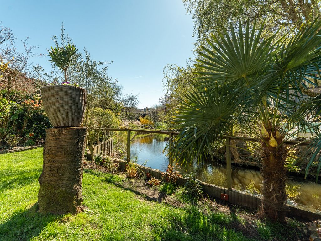 J.C. van der Lansstraat 33, 'S-GRAVENHAGE