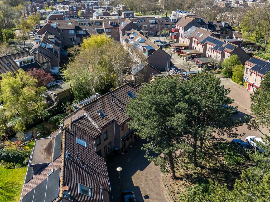 J.C. van der Lansstraat 33, 'S-GRAVENHAGE