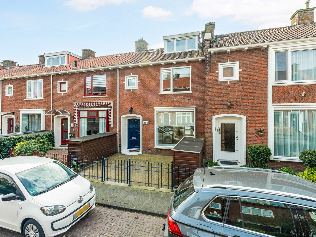 Wormerveerstraat 254, 'S-GRAVENHAGE