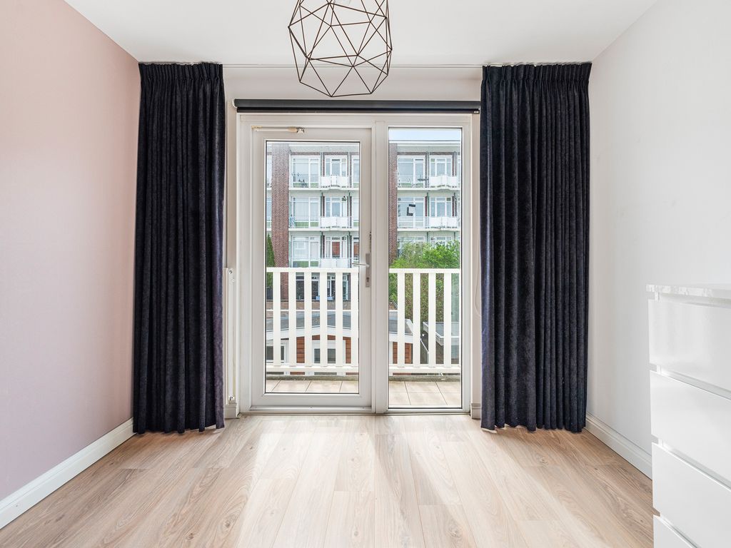 Wormerveerstraat 254, 'S-GRAVENHAGE