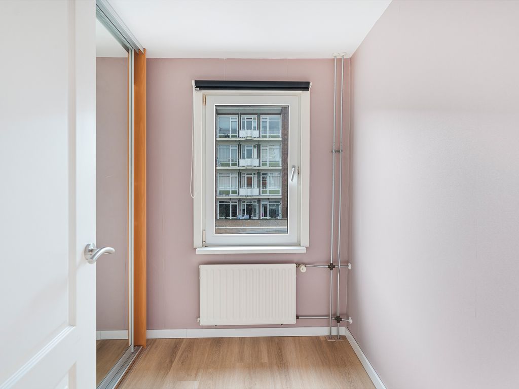 Wormerveerstraat 254, 'S-GRAVENHAGE