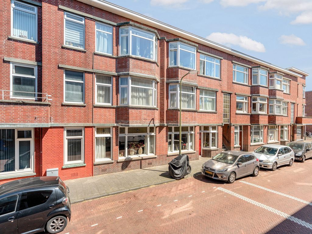 Woudenbergstraat 38, 'S-GRAVENHAGE