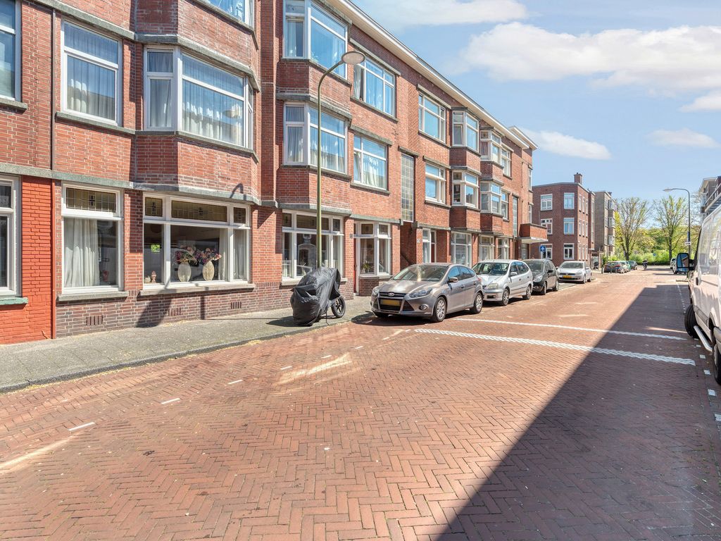 Woudenbergstraat 38, 'S-GRAVENHAGE