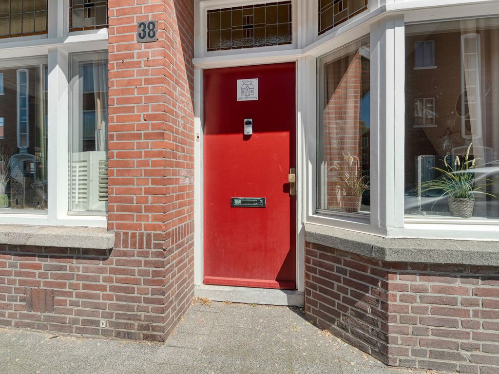 Woudenbergstraat 38, 'S-GRAVENHAGE