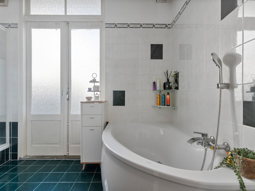 Woudenbergstraat 38, 'S-GRAVENHAGE