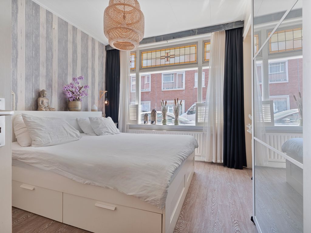 Woudenbergstraat 38, 'S-GRAVENHAGE