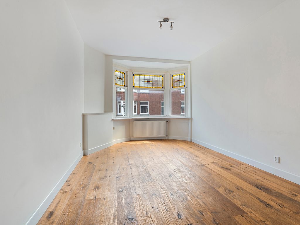 Lunterenstraat 105, 'S-GRAVENHAGE
