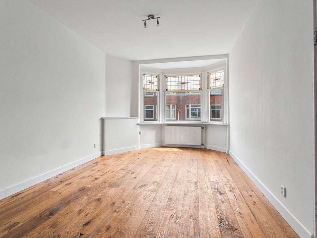 Lunterenstraat 105, 'S-GRAVENHAGE