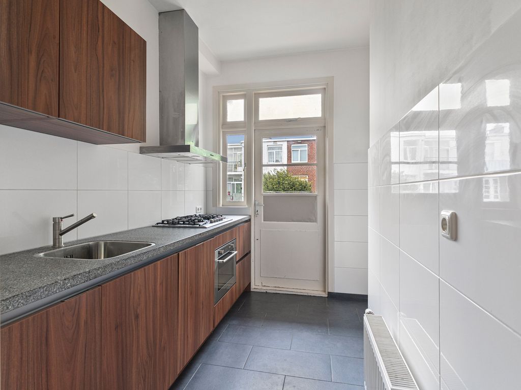 Lunterenstraat 105, 'S-GRAVENHAGE