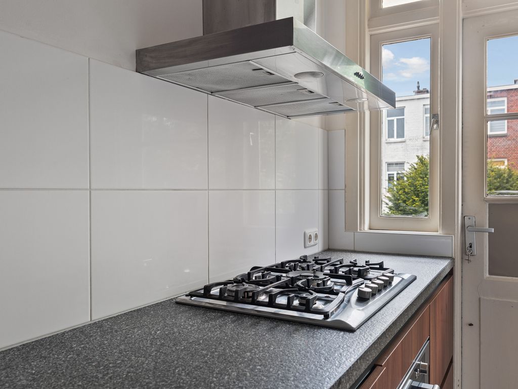Lunterenstraat 105, 'S-GRAVENHAGE