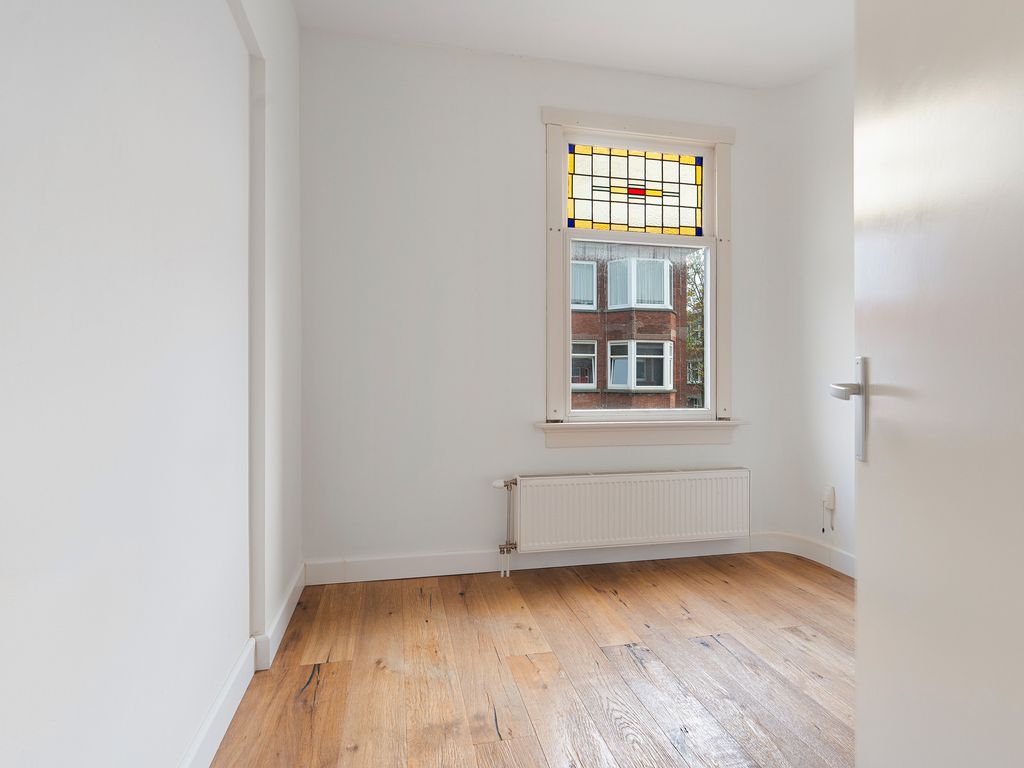 Lunterenstraat 105, 'S-GRAVENHAGE
