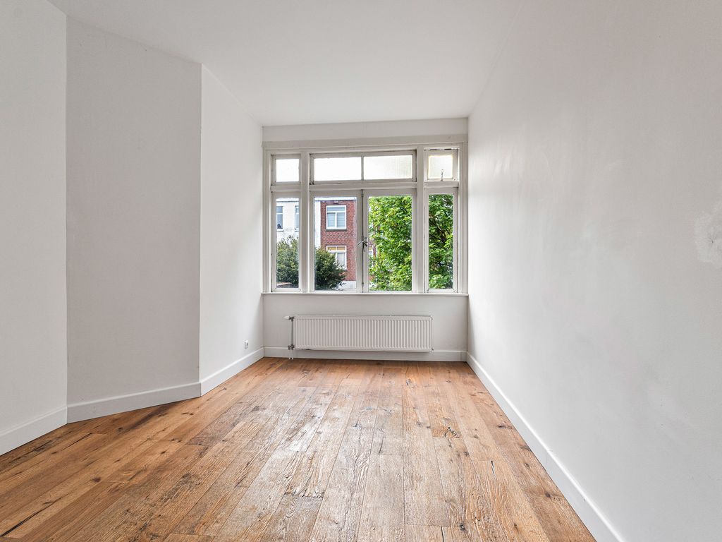 Lunterenstraat 105, 'S-GRAVENHAGE
