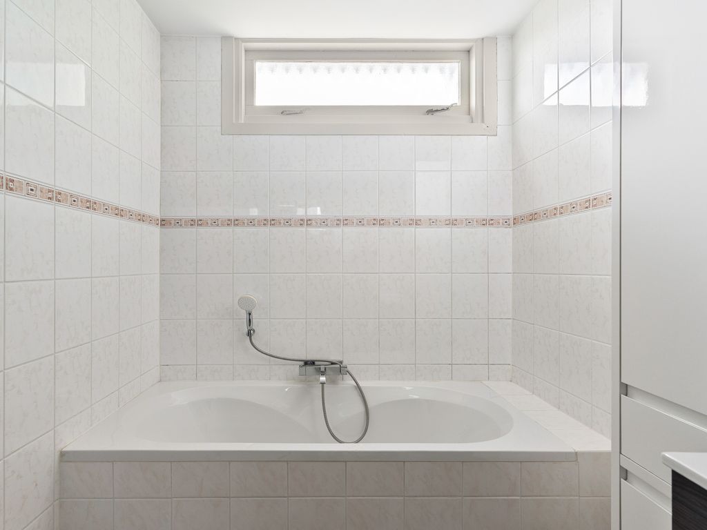 Lunterenstraat 105, 'S-GRAVENHAGE