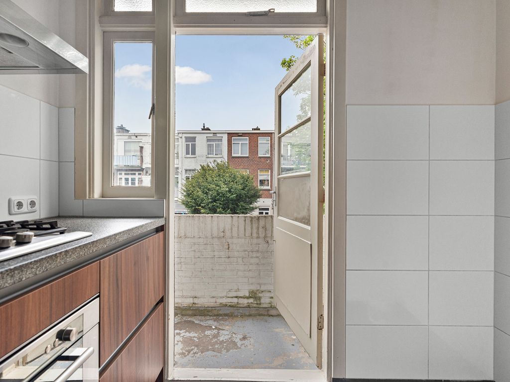 Lunterenstraat 105, 'S-GRAVENHAGE