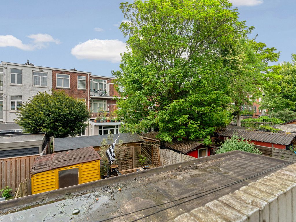 Lunterenstraat 105, 'S-GRAVENHAGE
