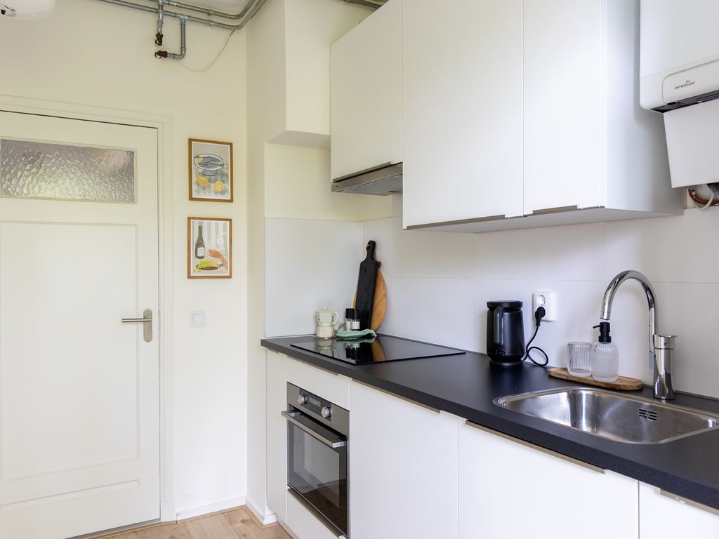 Vriezenveenstraat 33, 'S-GRAVENHAGE