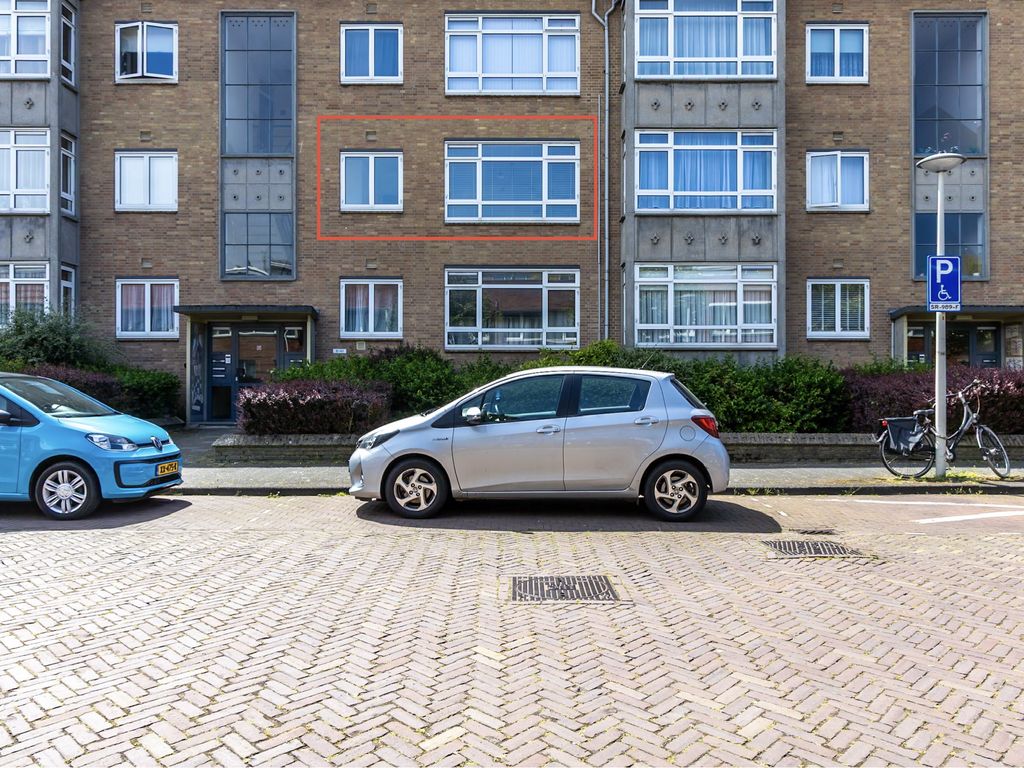 Vriezenveenstraat 33, 'S-GRAVENHAGE