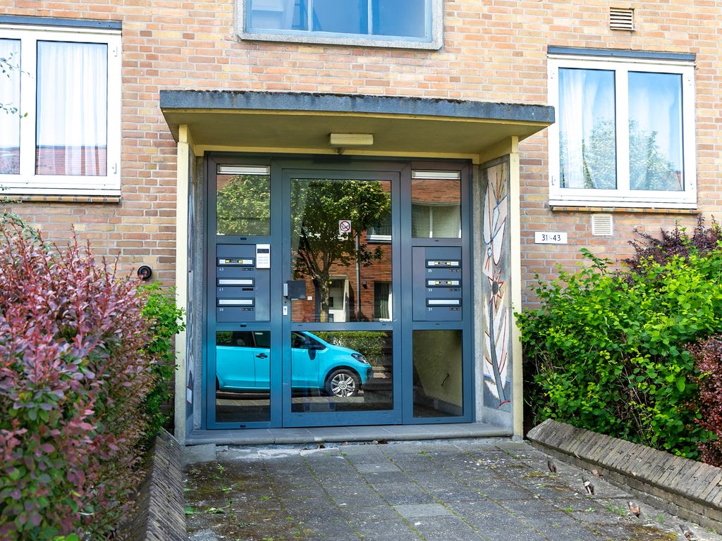 Vriezenveenstraat 33, 'S-GRAVENHAGE