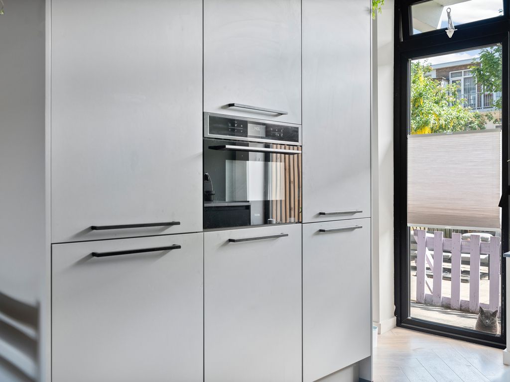 Veenendaalkade 320, 'S-GRAVENHAGE