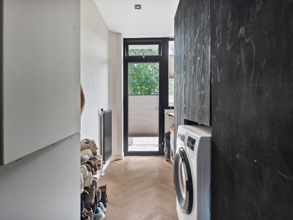 Veenendaalkade 320, 'S-GRAVENHAGE