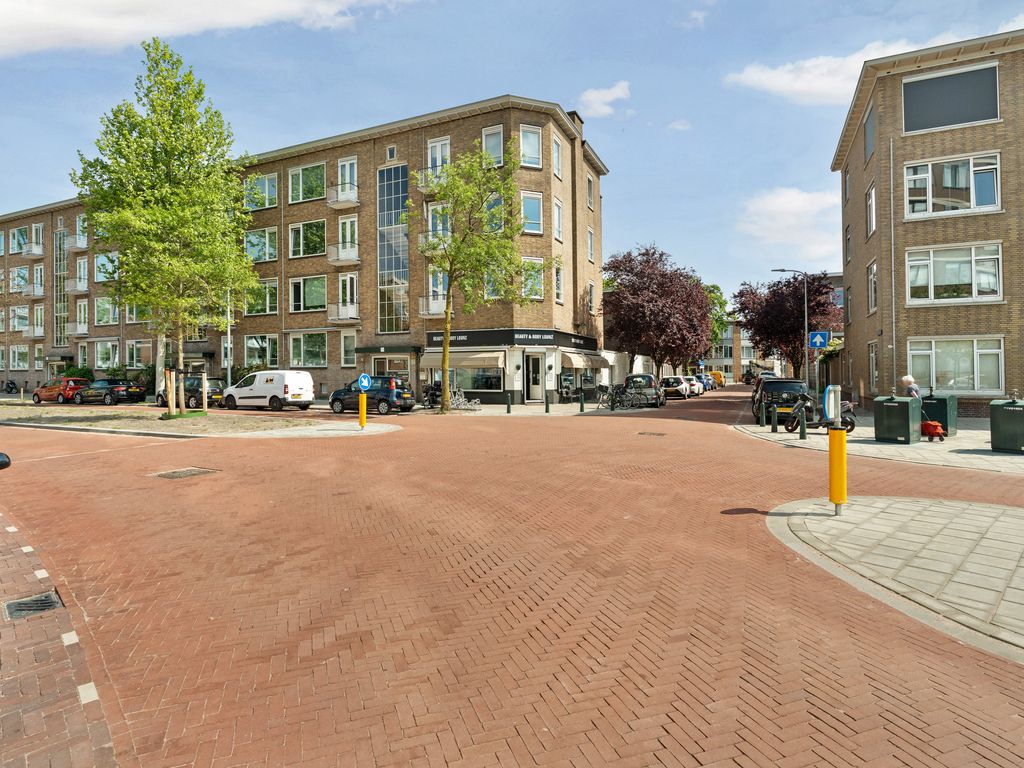 Medemblikstraat 248, 'S-GRAVENHAGE