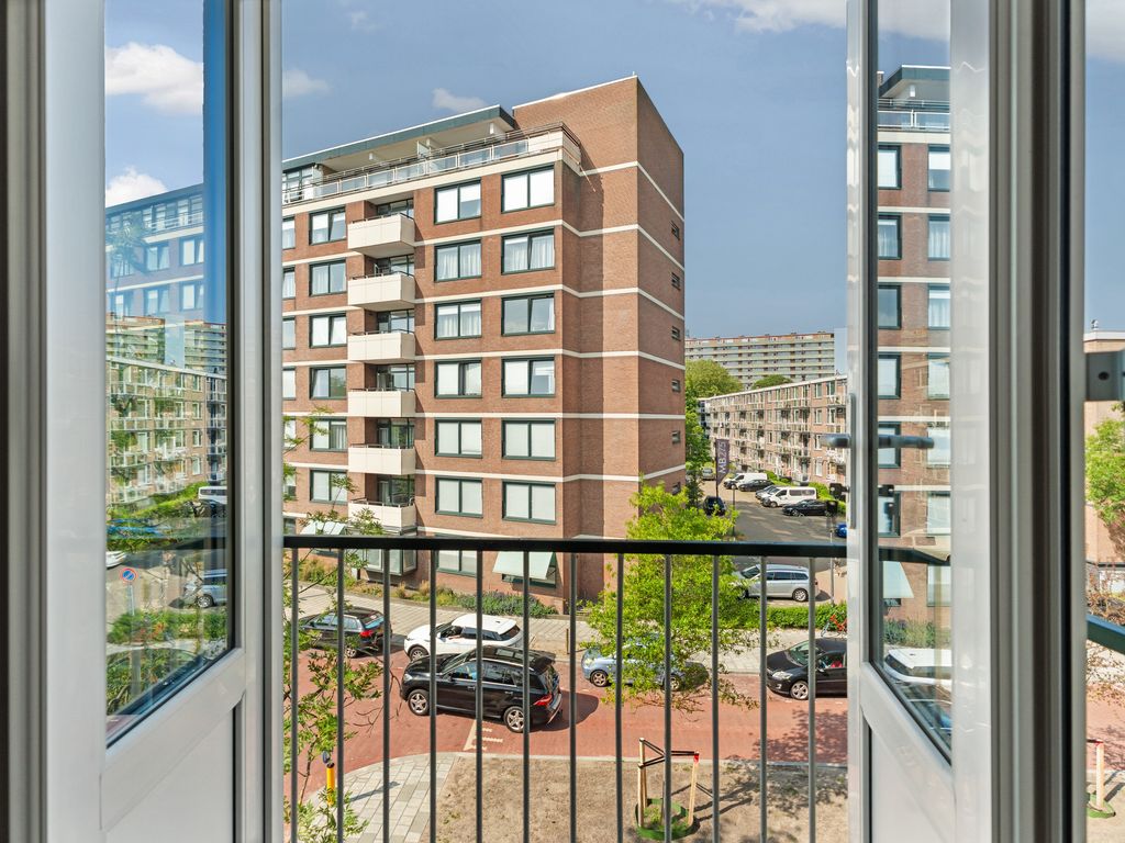 Medemblikstraat 248, 'S-GRAVENHAGE
