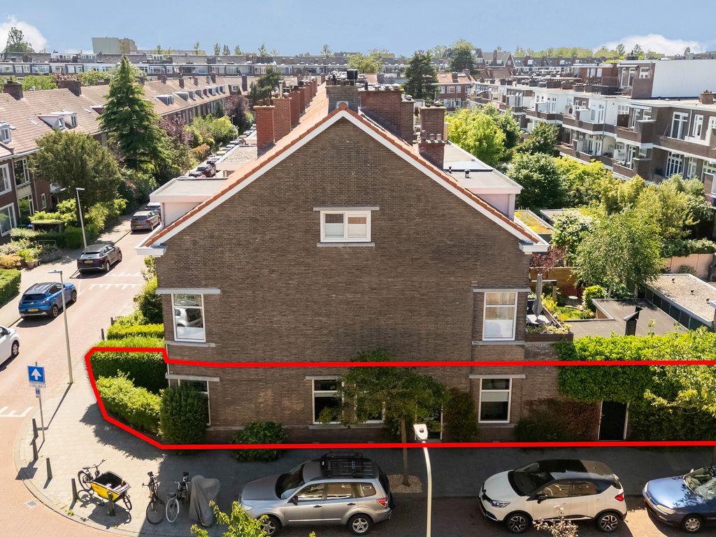 Bosbesstraat 64, 'S-GRAVENHAGE
