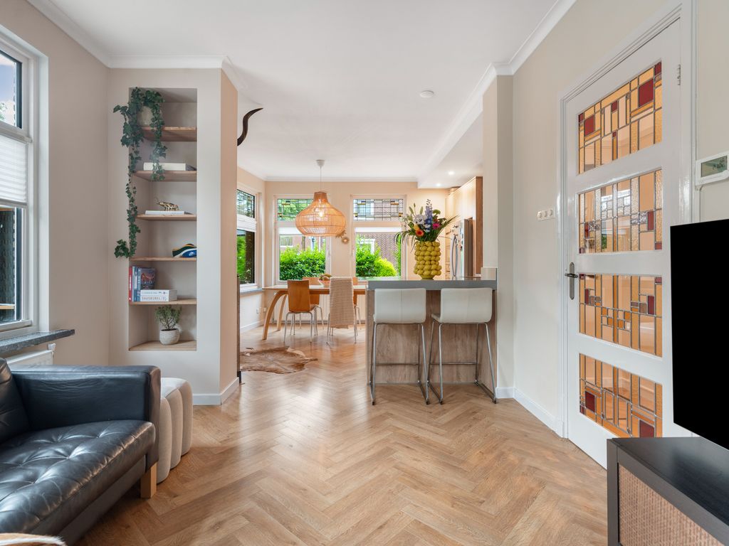 Bosbesstraat 64, 'S-GRAVENHAGE
