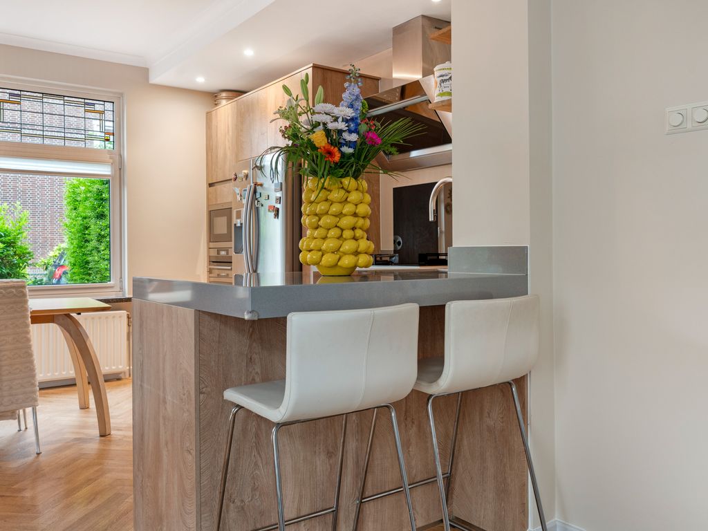 Bosbesstraat 64, 'S-GRAVENHAGE