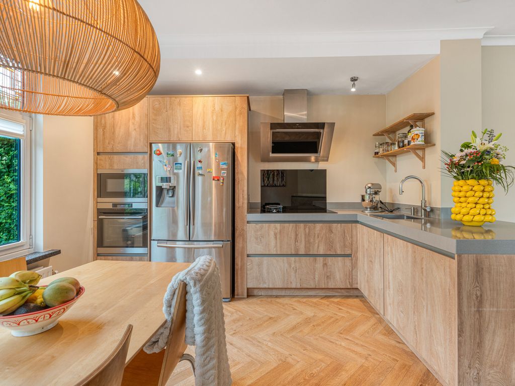 Bosbesstraat 64, 'S-GRAVENHAGE