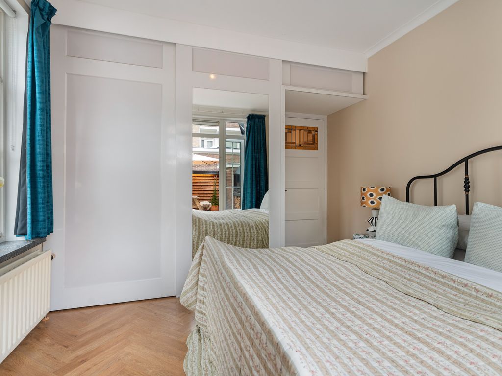 Bosbesstraat 64, 'S-GRAVENHAGE