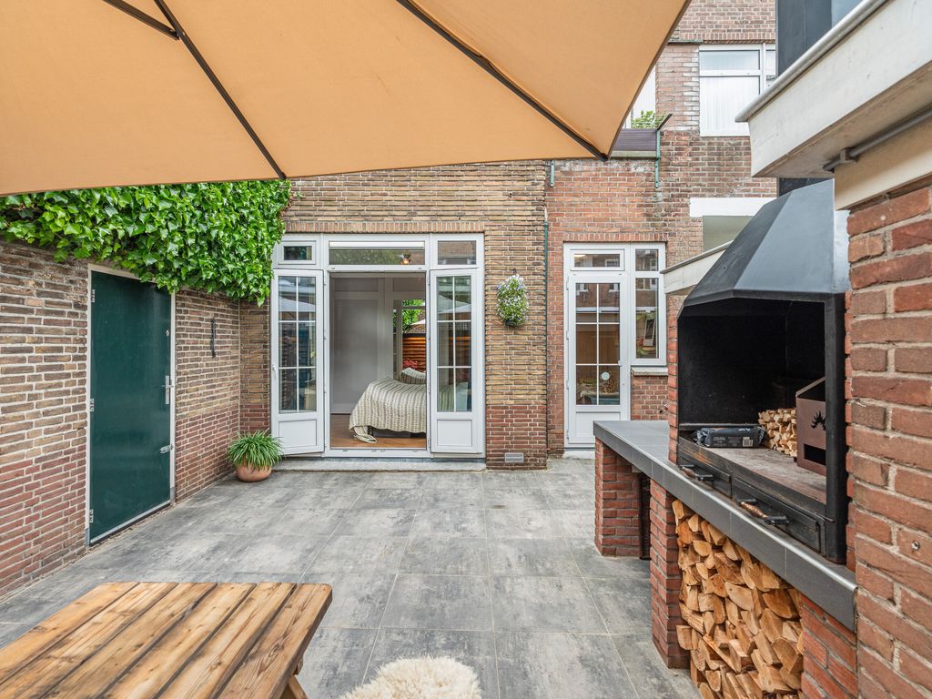 Bosbesstraat 64, 'S-GRAVENHAGE