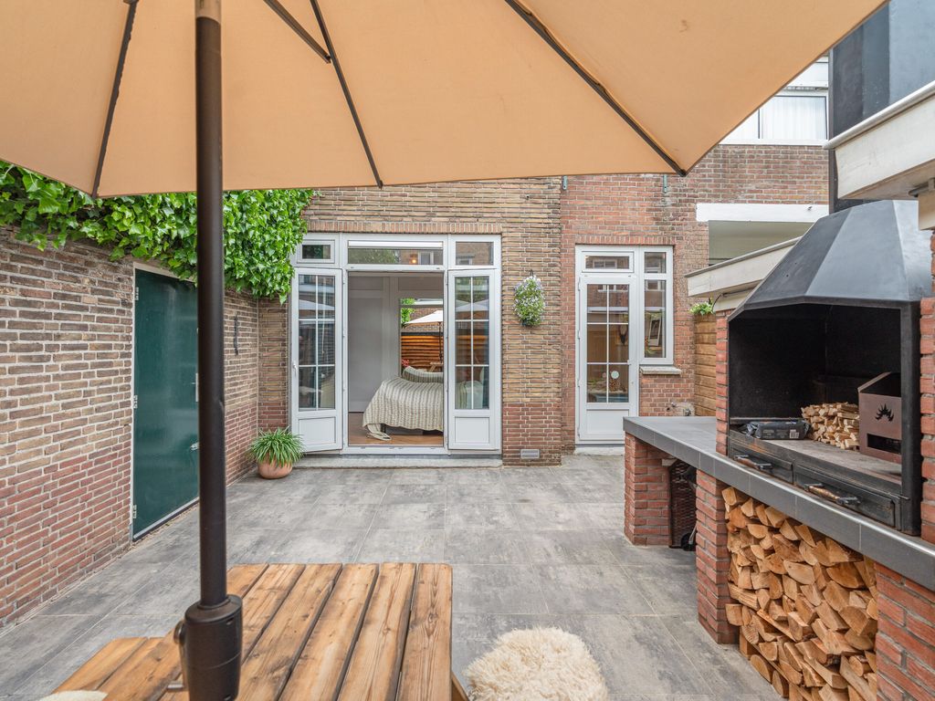 Bosbesstraat 64, 'S-GRAVENHAGE