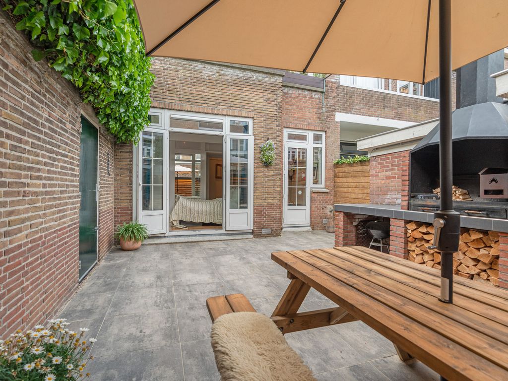 Bosbesstraat 64, 'S-GRAVENHAGE