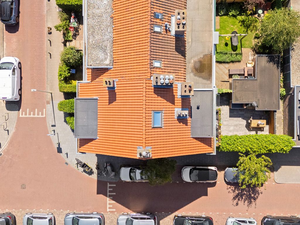 Bosbesstraat 64, 'S-GRAVENHAGE