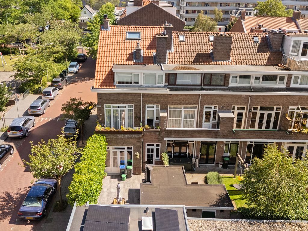 Bosbesstraat 64, 'S-GRAVENHAGE