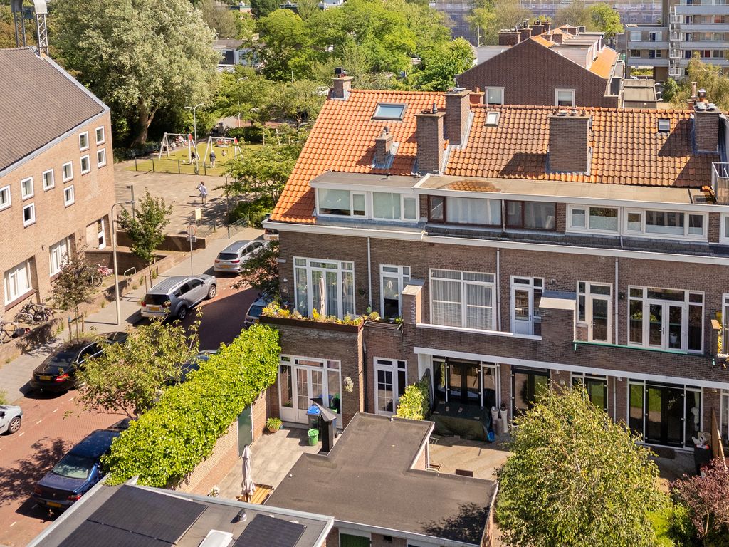 Bosbesstraat 64, 'S-GRAVENHAGE