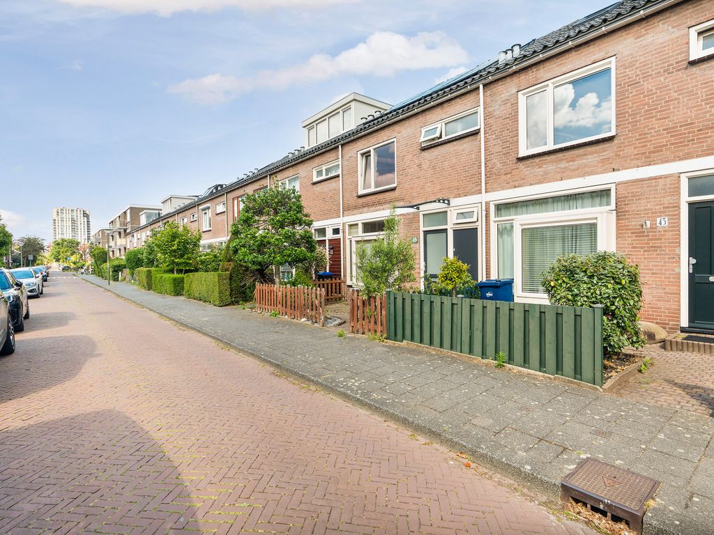 Wormerveerstraat 45, 'S-GRAVENHAGE