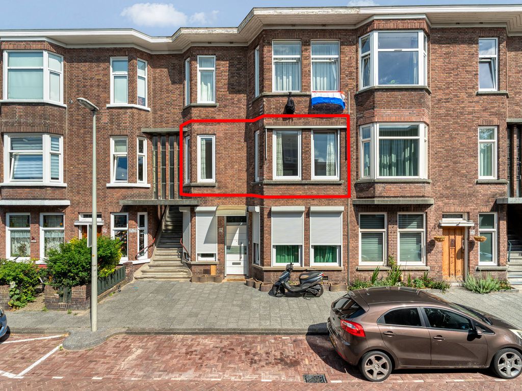 Velpsestraat 225, 'S-GRAVENHAGE