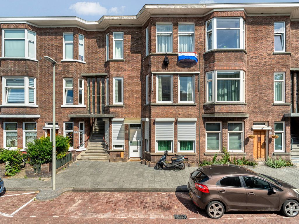 Velpsestraat 225, 'S-GRAVENHAGE