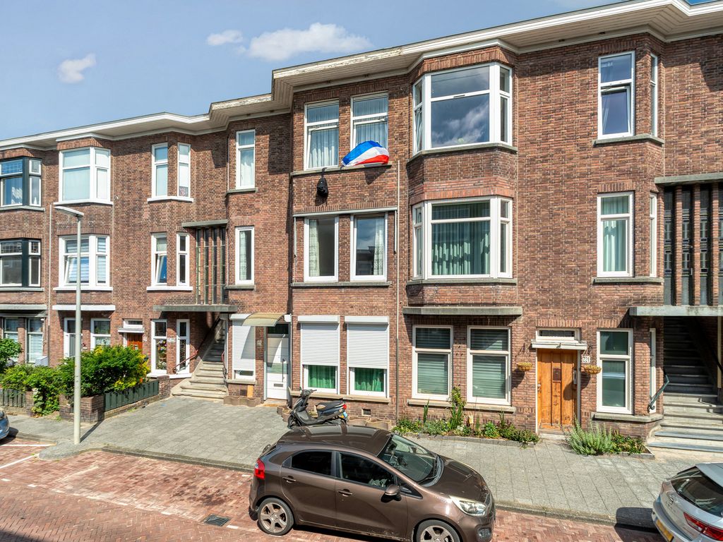 Velpsestraat 225, 'S-GRAVENHAGE