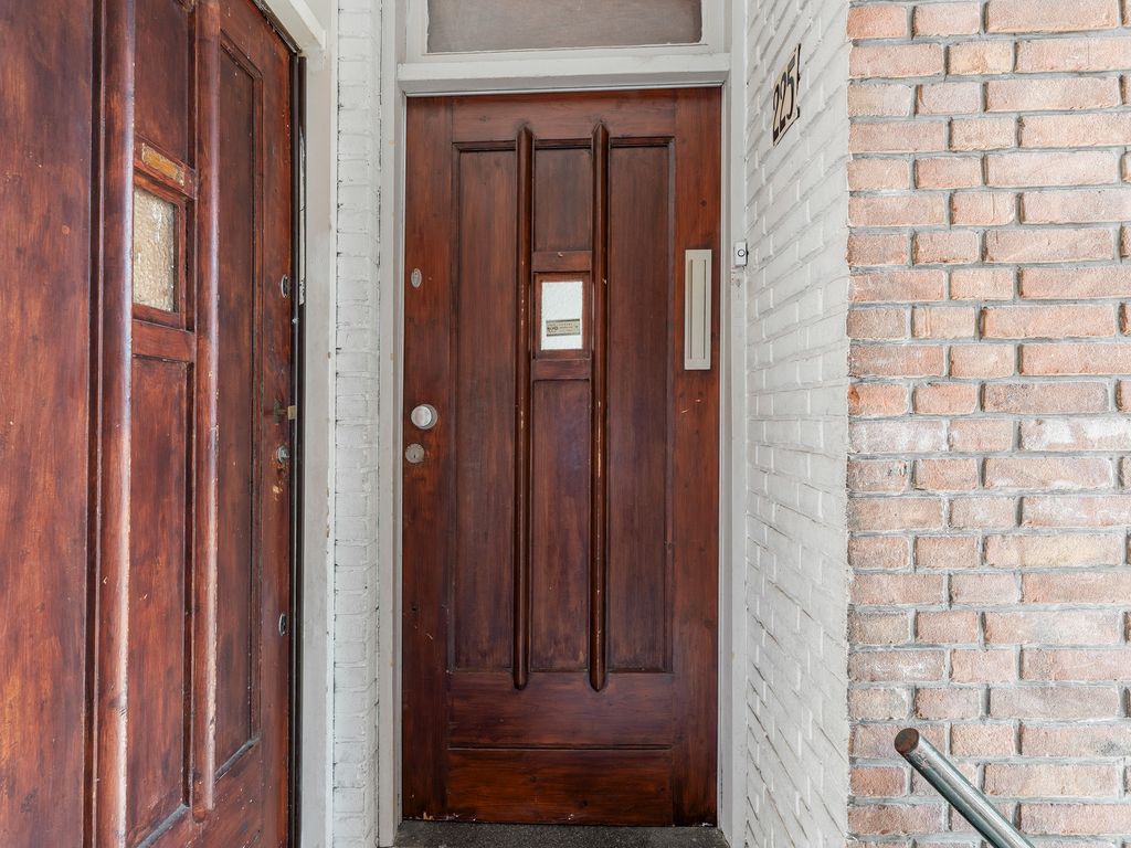 Velpsestraat 225, 'S-GRAVENHAGE