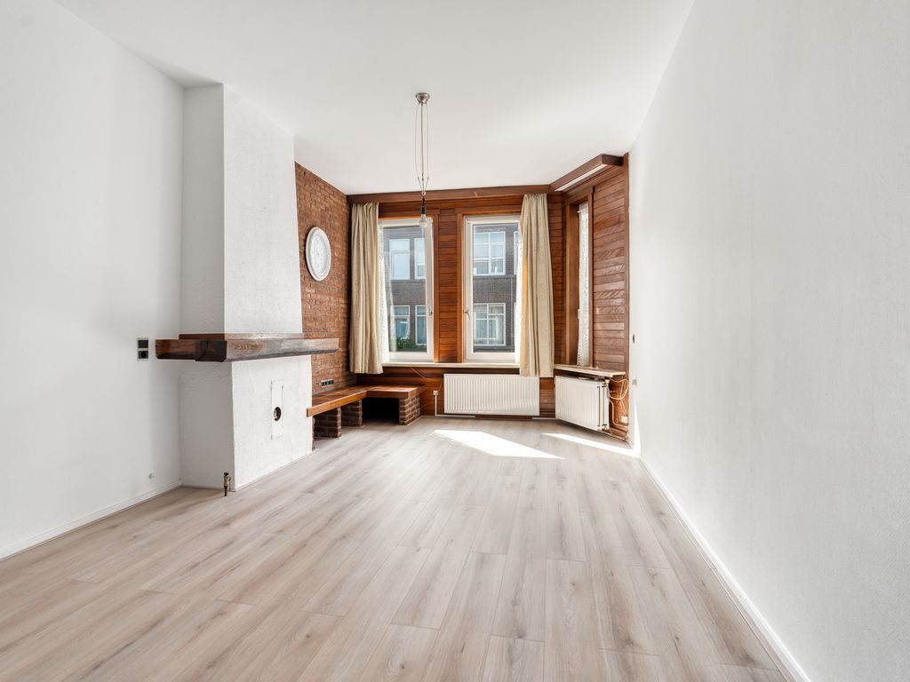 Velpsestraat 225, 'S-GRAVENHAGE