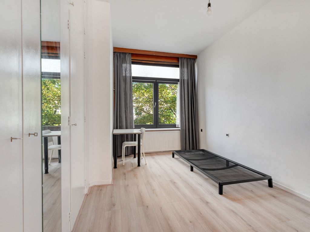 Velpsestraat 225, 'S-GRAVENHAGE