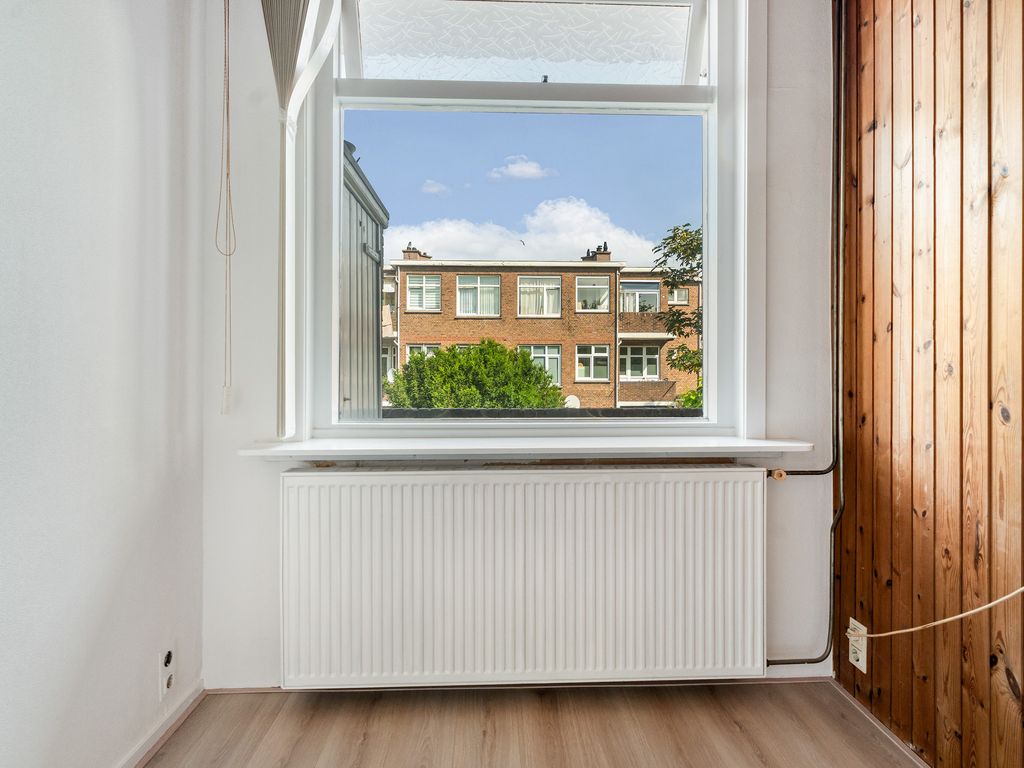 Velpsestraat 225, 'S-GRAVENHAGE