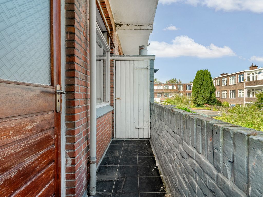 Velpsestraat 225, 'S-GRAVENHAGE