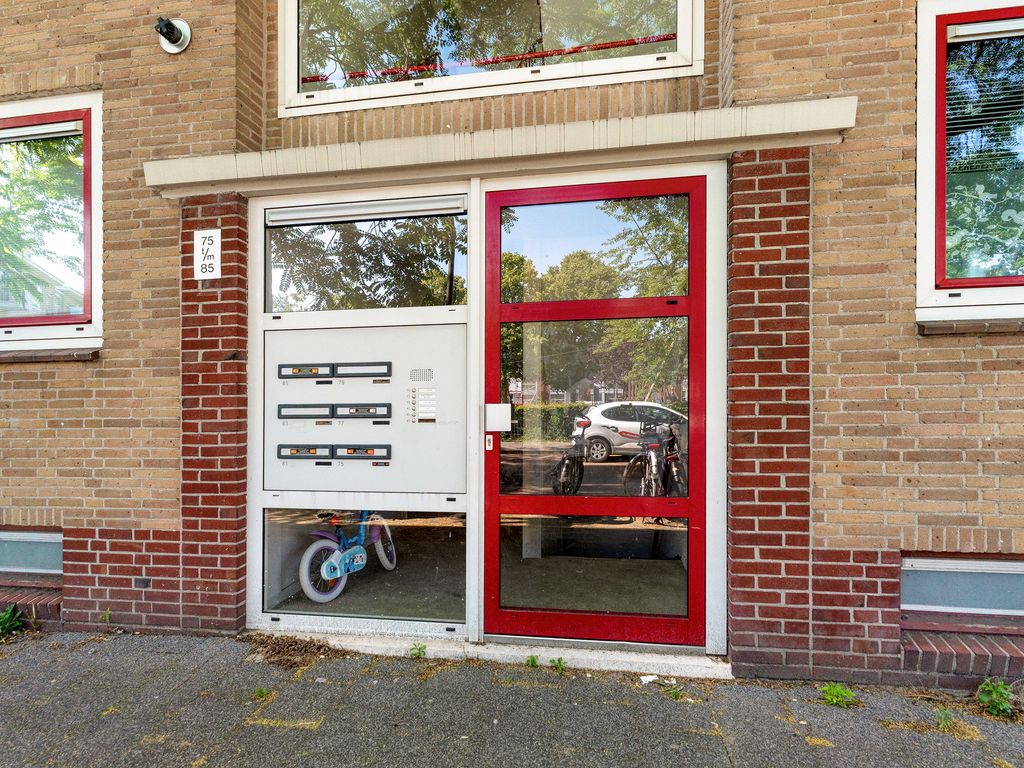 Woudenbergstraat 83, 'S-GRAVENHAGE