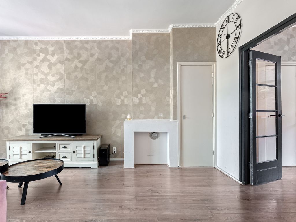 Woudenbergstraat 83, 'S-GRAVENHAGE