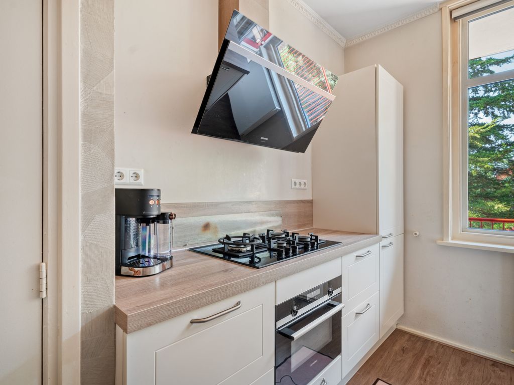 Woudenbergstraat 83, 'S-GRAVENHAGE